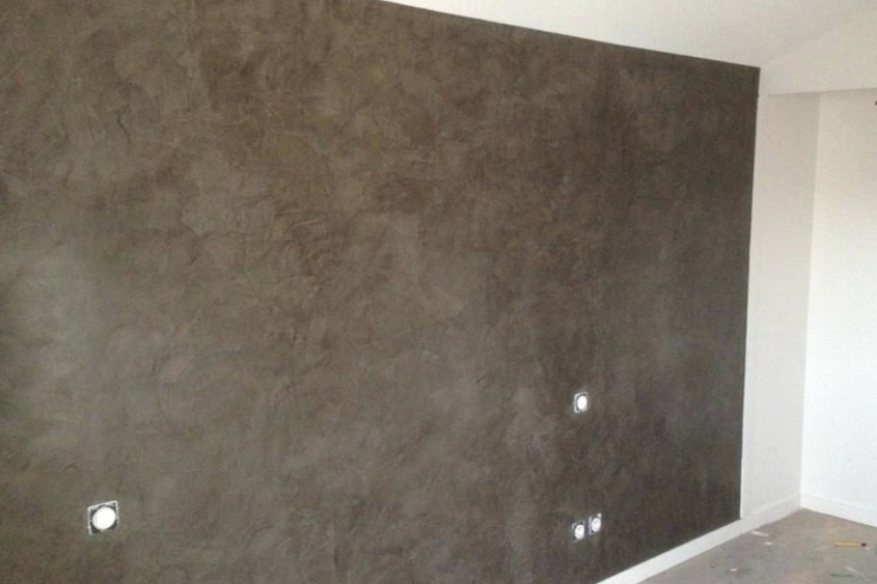 Peinture et décoration intérieure - Pièce peinte avec une couleur moderne