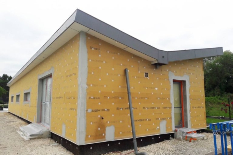 Isolation thermique par l'extérieur - Maison isolée avec un finition enduit moderne